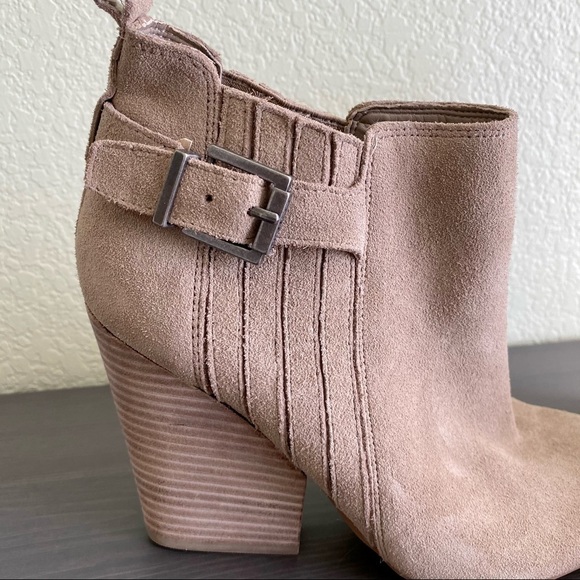 NWOT Beige Guess Booties - Picture 4 of 10